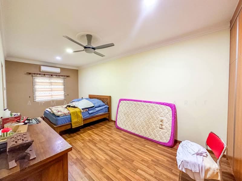 Semi-Detached House for Sale in Bandar Tasik Kesuma (Beranang) - Ahmad Ikhwan Arif - Bedroom - PropertyGuru.com.my