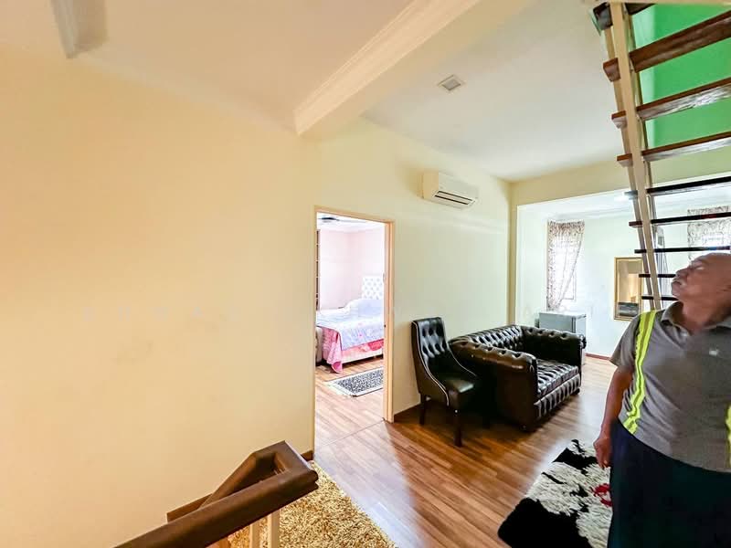 Semi-Detached House for Sale in Bandar Tasik Kesuma (Beranang) - Ahmad Ikhwan Arif - Living Room - PropertyGuru.com.my