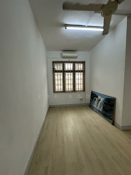 2-storey Terraced House for Sale in Taman Puteri Wangsa (Ulu Tiram) - Zoe Soo - Downstairs Room-楼下房间 - PropertyGuru.com.my