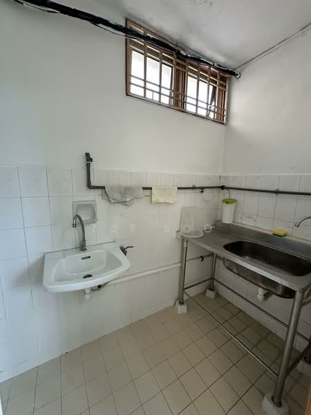 2-storey Terraced House for Sale in Taman Puteri Wangsa (Ulu Tiram) - Zoe Soo - Upstairs Master Room Bathroom-楼上主人房间厕所 - PropertyGuru.com.my