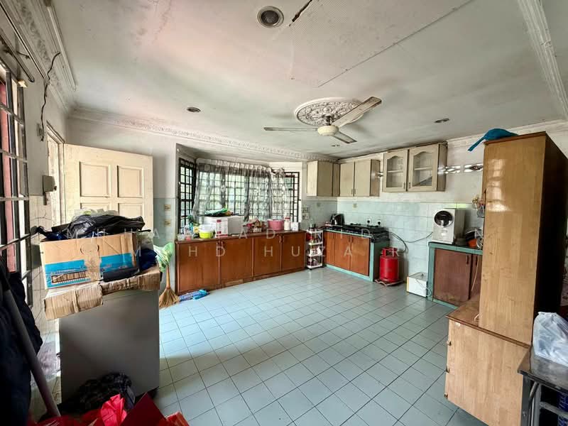 Terraced House for Sale in Taman Bunga Negara (Shah Alam) - Muhammad Ridhwan Mohd Huzairi - Kitchen - PropertyGuru.com.my