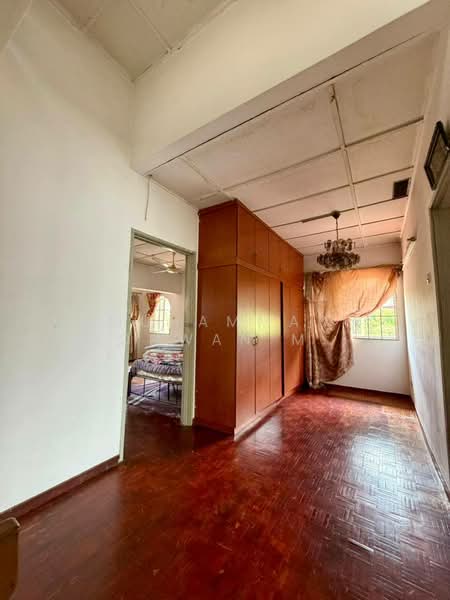 Terraced House for Sale in Taman Bunga Negara (Shah Alam) - Muhammad Ridhwan Mohd Huzairi - Bedroom - PropertyGuru.com.my