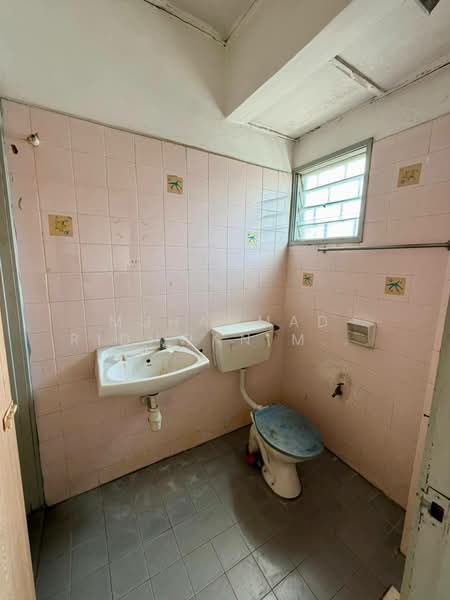 Terraced House for Sale in Taman Bunga Negara (Shah Alam) - Muhammad Ridhwan Mohd Huzairi - Bathroom - PropertyGuru.com.my