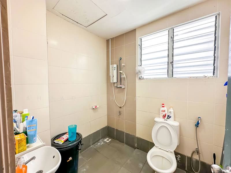 2-storey Terraced House for Sale in Nilai (Negeri Sembilan) - Ahmad Ikhwan Arif - Bathroom - PropertyGuru.com.my