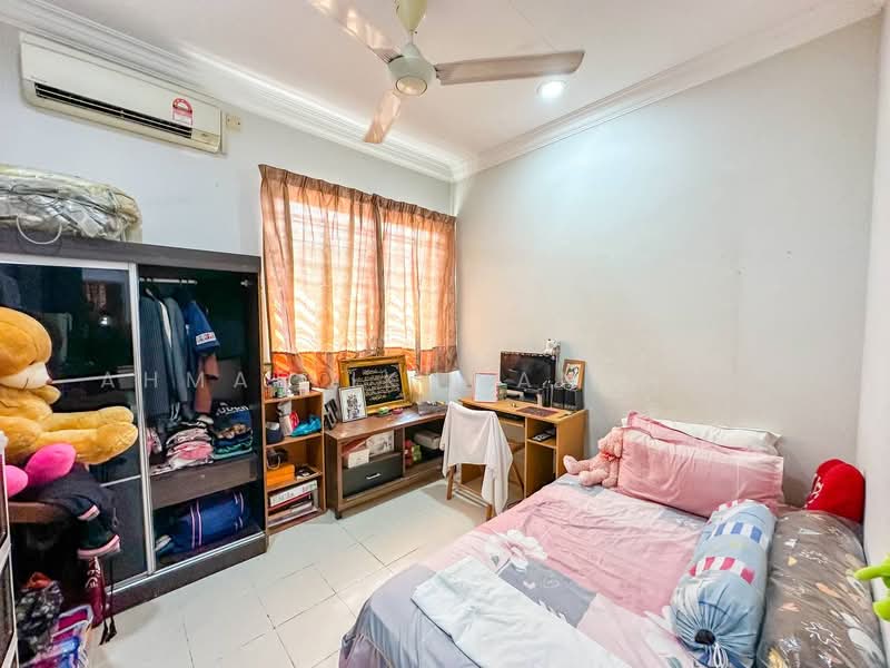2-storey Terraced House for Sale in Nilai (Negeri Sembilan) - Ahmad Ikhwan Arif - Bedroom - PropertyGuru.com.my