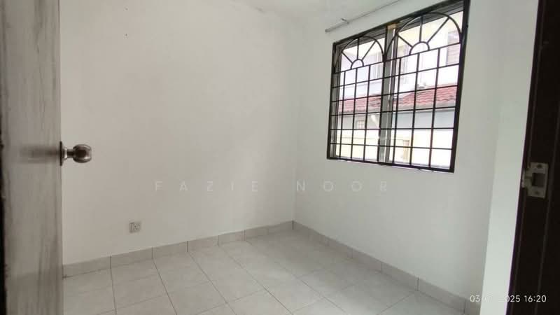 2-storey Terraced House for Sale in Taman Subang Bestari (Sungai Buloh) - Fazie Noor - Interior - PropertyGuru.com.my