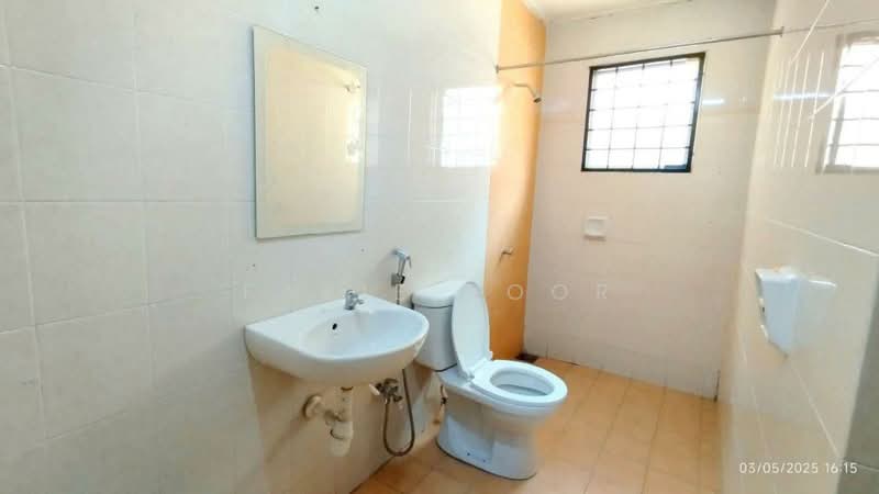 2-storey Terraced House for Sale in Taman Subang Bestari (Sungai Buloh) - Fazie Noor - Bathroom - PropertyGuru.com.my