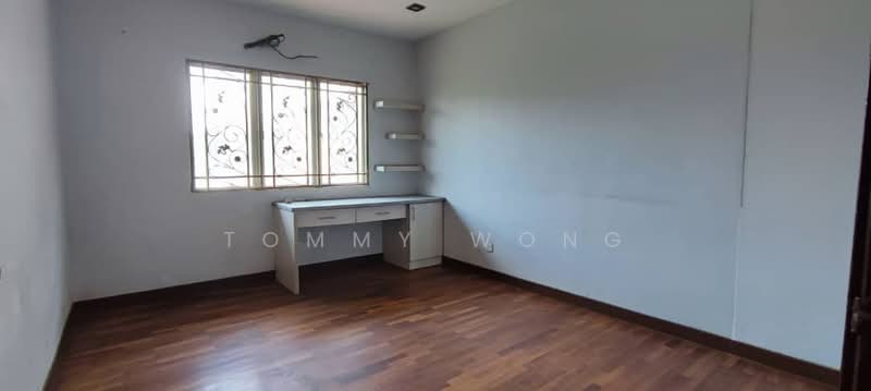 Terraced House for Sale in Seri Kembangan (Selangor) - Tommy Wong - Study - PropertyGuru.com.my