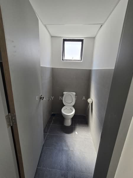 Shop for Sale in Austin Crest (Johor Bahru) - Elyn Tay - Bathroom - PropertyGuru.com.my