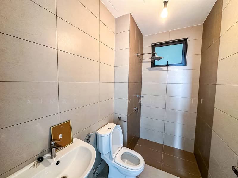 Condominium for Sale at Ixora Residence - Ahmad Ikhwan Arif - Bathroom - PropertyGuru.com.my