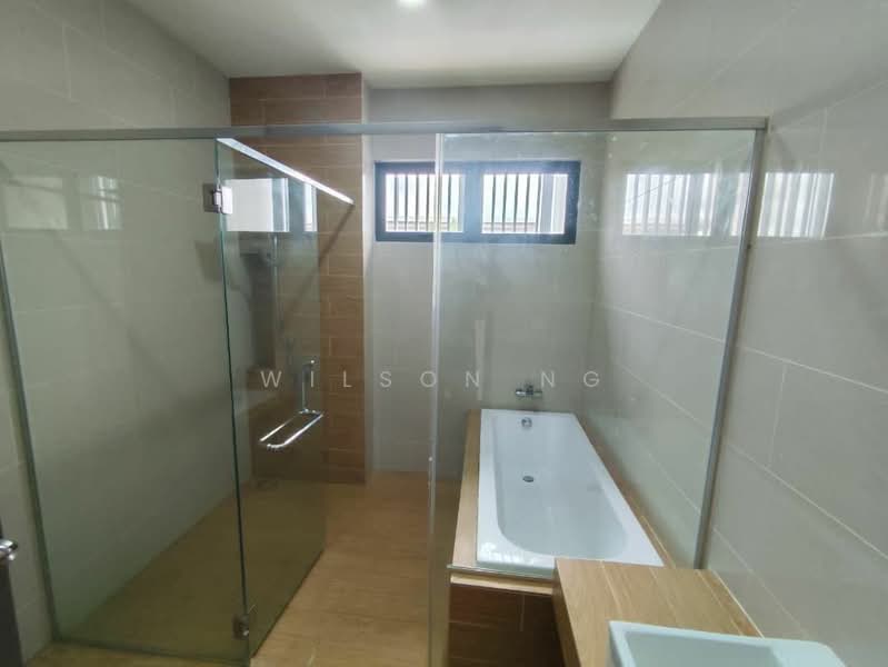 Semi-Detached House for Rent in Telok Panglima Garang (Selangor) - Wilson Ng - Bathroom - PropertyGuru.com.my