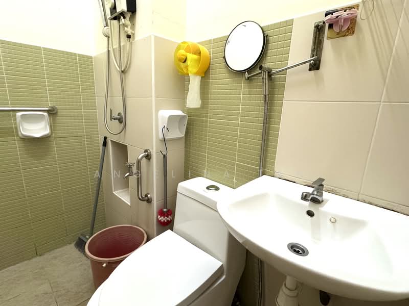 BUKIT INDAH BANDAR NUSAJAYA untuk Untuk Disewa - RM 2,200 /bulan, Mac 2026 - Bathroom - PropertyGuru.com.my