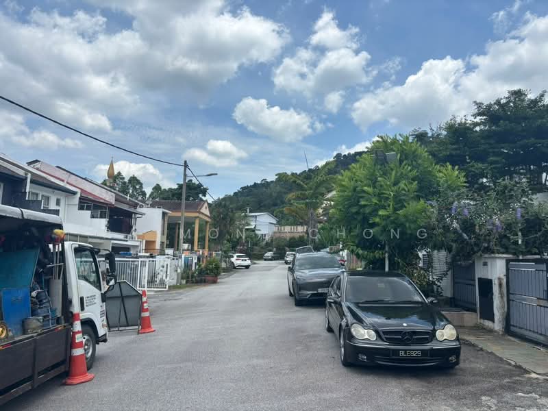 Rumah Berkembar untuk Dijual di Ukay Perdana (Ulu Kelang) - Raymond Chong - Exterior - PropertyGuru.com.my
