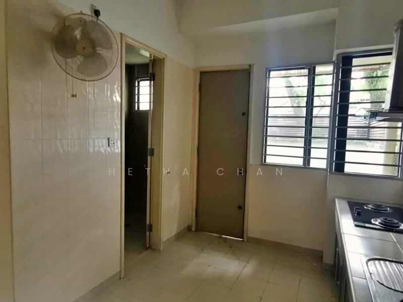 Taman Esplanad untuk Untuk Dijual - RM 2,100,000, Mac 2026 - Kitchen - PropertyGuru.com.my