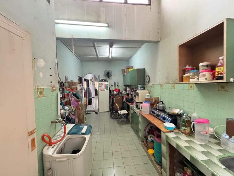 1-storey Terraced House for Sale in Taman Bukit Kuchai (Bandar Kinrara) - Zul Hasif - Kitchen - PropertyGuru.com.my
