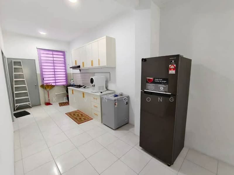 Meru Chepor Idaman Partially Furnish 2 Sty untuk Untuk Disewa - RM 1,500 /bulan, Mac 2026 - Kitchen - PropertyGuru.com.my