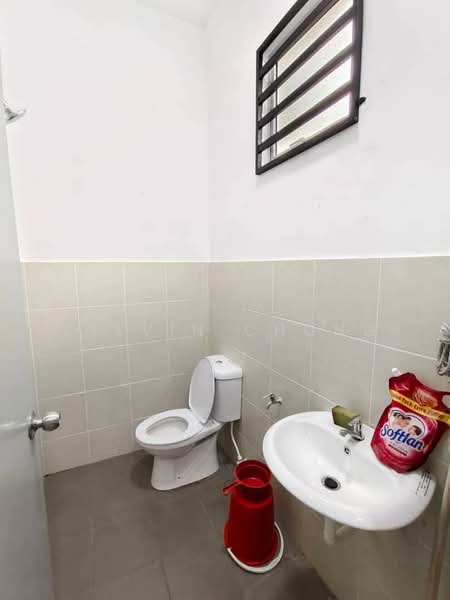Meru Chepor Idaman Partially Furnish 2 Sty untuk Untuk Disewa - RM 1,500 /bulan, Mac 2026 - Bathroom - PropertyGuru.com.my