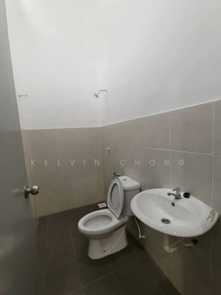 Meru Chepor Idaman Partially Furnish 2 Sty untuk Untuk Disewa - RM 1,500 /bulan, Mac 2026 - Bathroom - PropertyGuru.com.my