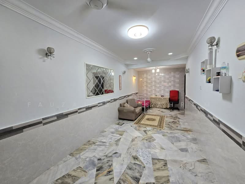1-storey Terraced House for Sale in Taman Desa Kemuning (Shah Alam) - Fauzan bin Sahrom - Living Room - PropertyGuru.com.my