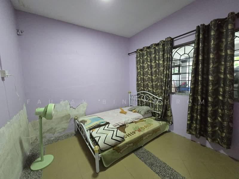 1-storey Terraced House for Sale in Taman Desa Kemuning (Shah Alam) - Fauzan bin Sahrom - Bedroom - PropertyGuru.com.my