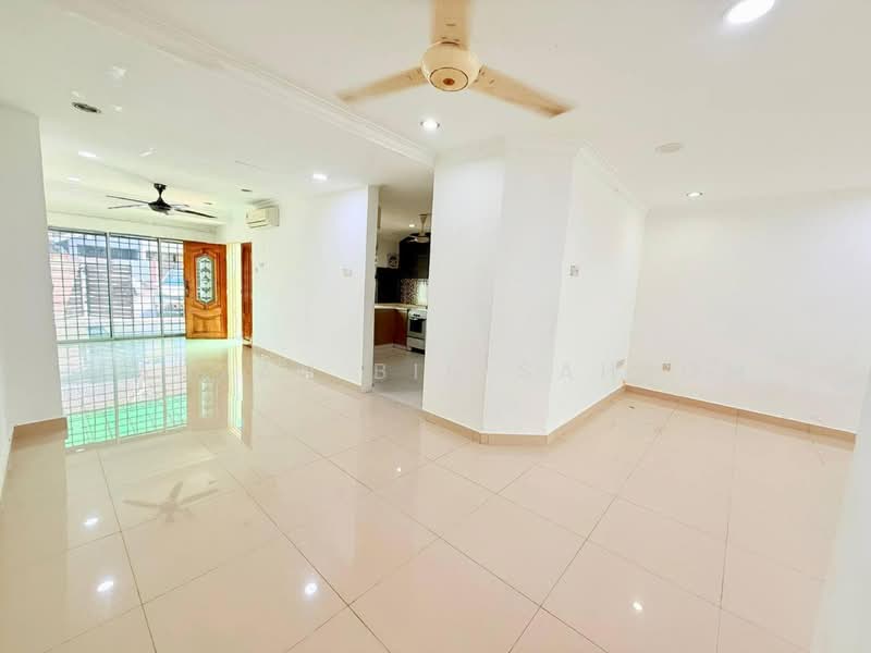 2-storey Terraced House for Sale in Kajang (Selangor) - Fauzan bin Sahrom - Living Room - PropertyGuru.com.my