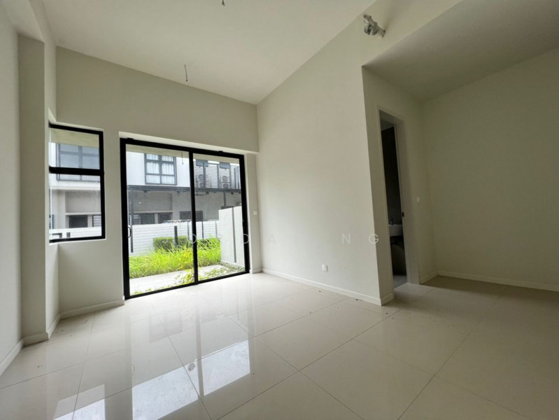 Semi-Detached House for Sale in Kota Kemuning (Shah Alam) - Jordan Ng - Living Room - PropertyGuru.com.my