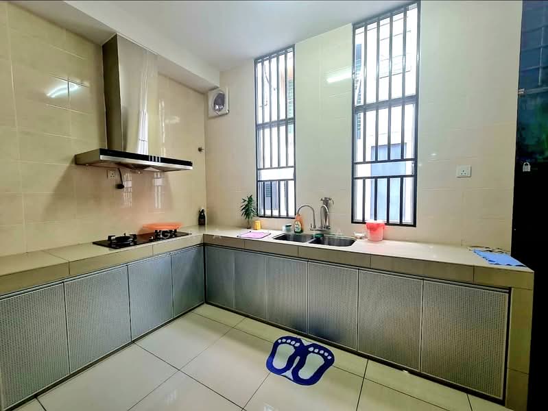 Bangi Avenue 3 Storey Taman Bangi Avenue, Bangi untuk Untuk Dijual - RM 678,000, Mac 2026 - Kitchen - PropertyGuru.com.my