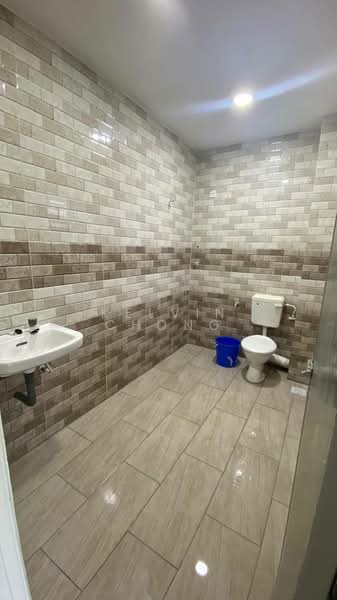 Ipoh Tasek Fully Renovated 2 Sty untuk Untuk Disewa - RM 1,500 /bulan, Mac 2026 - Bathroom - PropertyGuru.com.my
