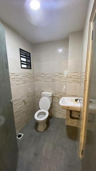 Ipoh Tasek Fully Renovated 2 Sty untuk Untuk Disewa - RM 1,500 /bulan, Mac 2026 - Bathroom - PropertyGuru.com.my