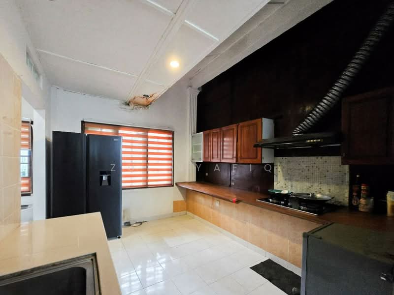 Rawang untuk Untuk Dijual - RM 1,300,000, Mac 2026 - Kitchen - PropertyGuru.com.my