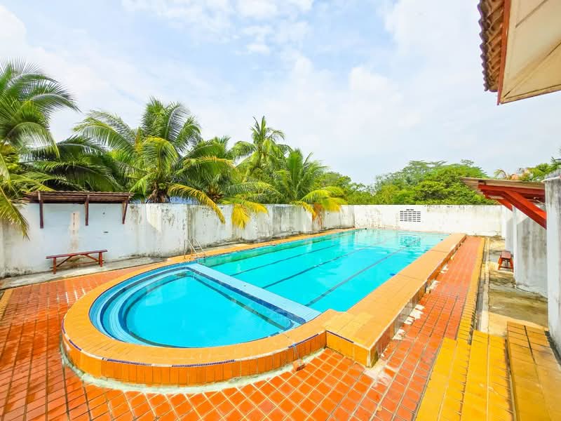 Rawang untuk Untuk Dijual - RM 1,300,000, Mac 2026 - Pool - PropertyGuru.com.my