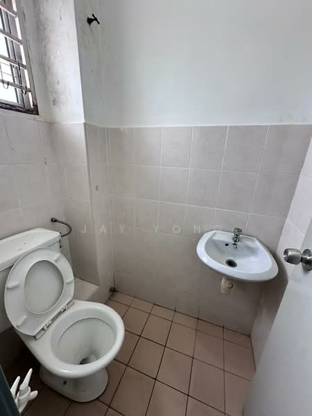 2.5-storey Terraced House for Sale in Taman Bukit Permata (Selayang) - Jay Yong - Bathroom - PropertyGuru.com.my