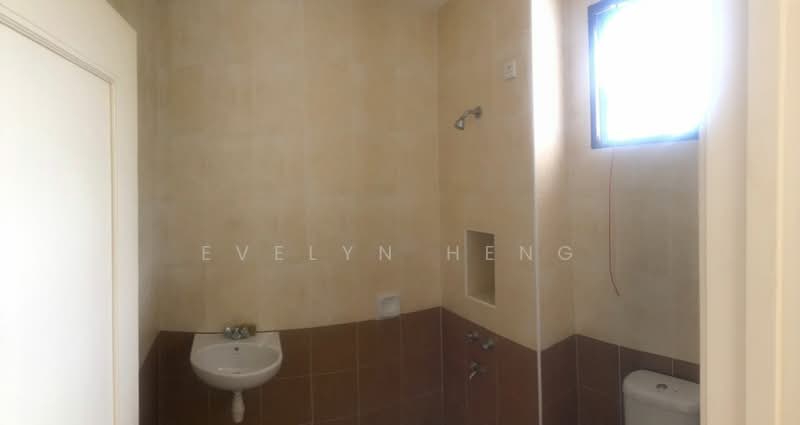 Link Bungalow for Sale in Taman Austin Perdana (Tebrau) - Evelyn Heng - Bathroom - PropertyGuru.com.my