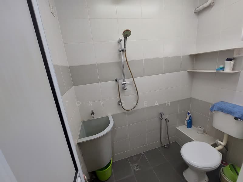 Apartment for Sale at Sri Impian Apartment - Tony Cheah - Bathroom - PropertyGuru.com.my
