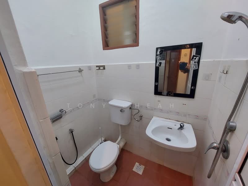Apartment for Sale at Gambier Heights - Tony Cheah - Bathroom - PropertyGuru.com.my