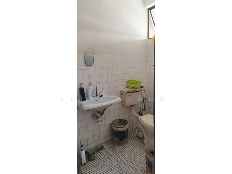 Factory for Sale in Permas Jaya (Johor) - Seiya Liang - Bathroom - PropertyGuru.com.my