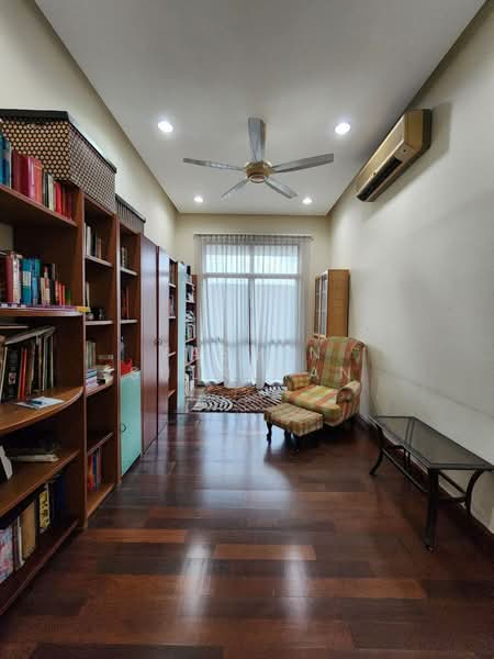 Bungalow for Sale in Bukit Jelutong (Shah Alam) - Yasmin Sulaiman - Study - PropertyGuru.com.my