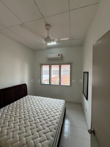 Rumah Teres 2 Tingkat untuk Dijual di TAMAN PUCHONG UTAMA (Puchong) - Joey Wong - Bedroom - PropertyGuru.com.my