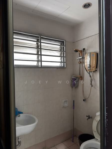 Rumah Teres 2-Tingkat untuk Dijual di TAMAN PUCHONG UTAMA (Puchong) - Joey Wong - Bathroom - PropertyGuru.com.my