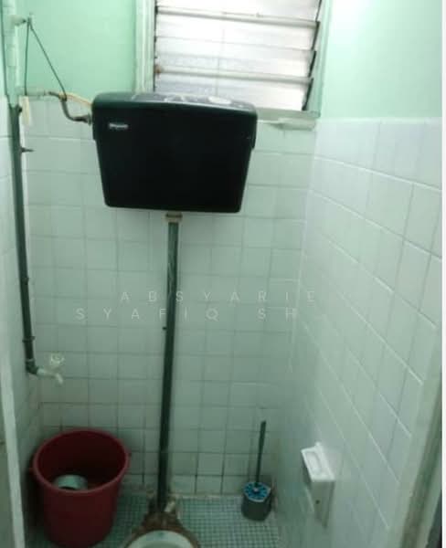 1-storey Terraced House for Sale in Kelana Jaya (Petaling Jaya) - Absyarie Syafiq Shahrin - Bathroom - PropertyGuru.com.my