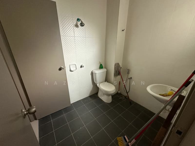 Terraced House for Sale in Aman Putri (Sungai Buloh) - Nazri Hassan - Bathroom - PropertyGuru.com.my