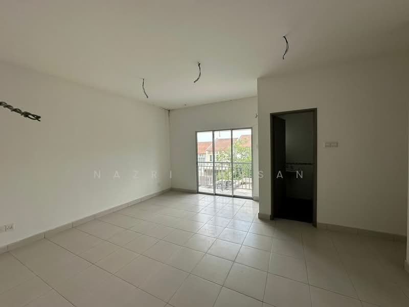 Terraced House for Sale in Aman Putri (Sungai Buloh) - Nazri Hassan - Living Room - PropertyGuru.com.my
