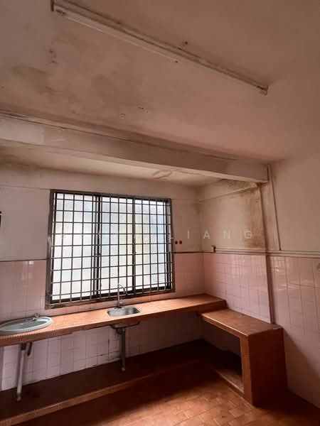 Jalan keembong 47,taman Johor jaya untuk Untuk Dijual - RM 360,000, Mac 2026 - Kitchen - PropertyGuru.com.my