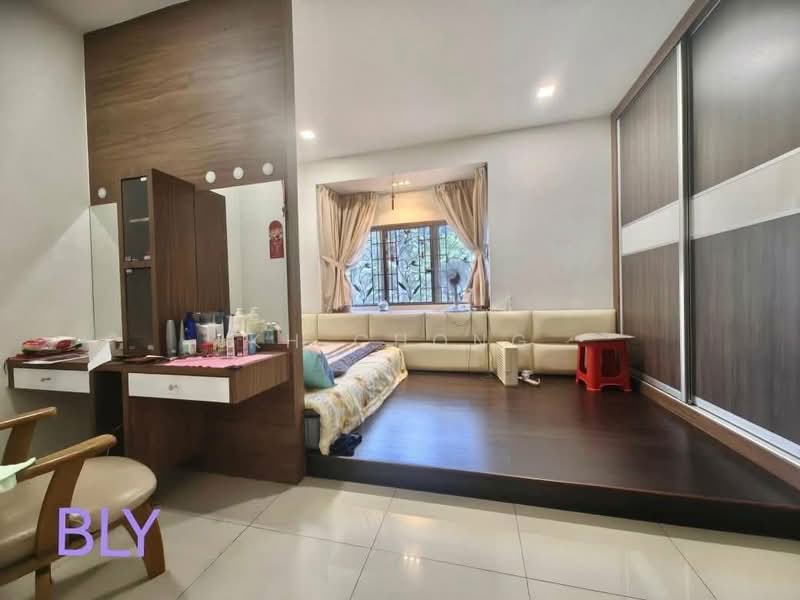 2-storey Terraced House for Sale in Bandar Bukit Tinggi 2 (Klang) - KH Chong - Bedroom - PropertyGuru.com.my