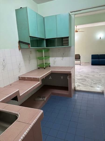 Apartment for Sale at Subang Perdana Goodyear Court 8 - Alicia Yeoh - Kitchen - PropertyGuru.com.my