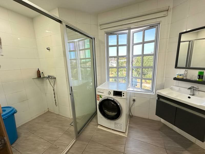 Bungalow House for Sale in Country Heights (Kajang) - Hei Kar Jun - Bathroom - PropertyGuru.com.my
