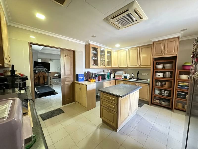 Bungalow House for Sale in Country Heights (Kajang) - Hei Kar Jun - Kitchen - PropertyGuru.com.my