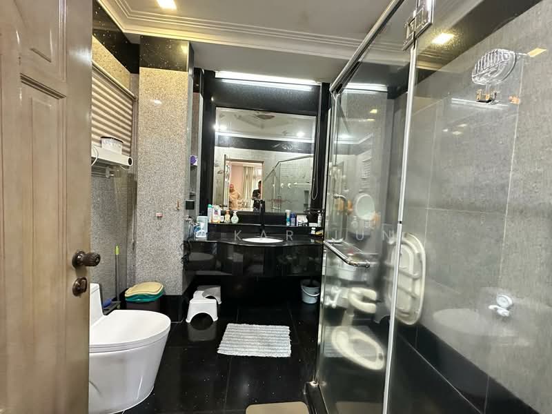 Bungalow House for Sale in Country Heights (Kajang) - Hei Kar Jun - Bathroom - PropertyGuru.com.my