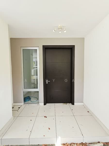 Terraced House for Rent in Bandar Saujana Putra (Tanjong Duabelas) - Anddy Gan - Entrance - PropertyGuru.com.my