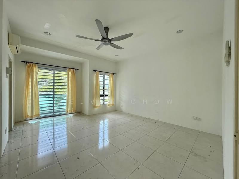 2-storey Terraced House for Sale in Ipoh (Perak) - Kelvin Chow - Living Room - PropertyGuru.com.my